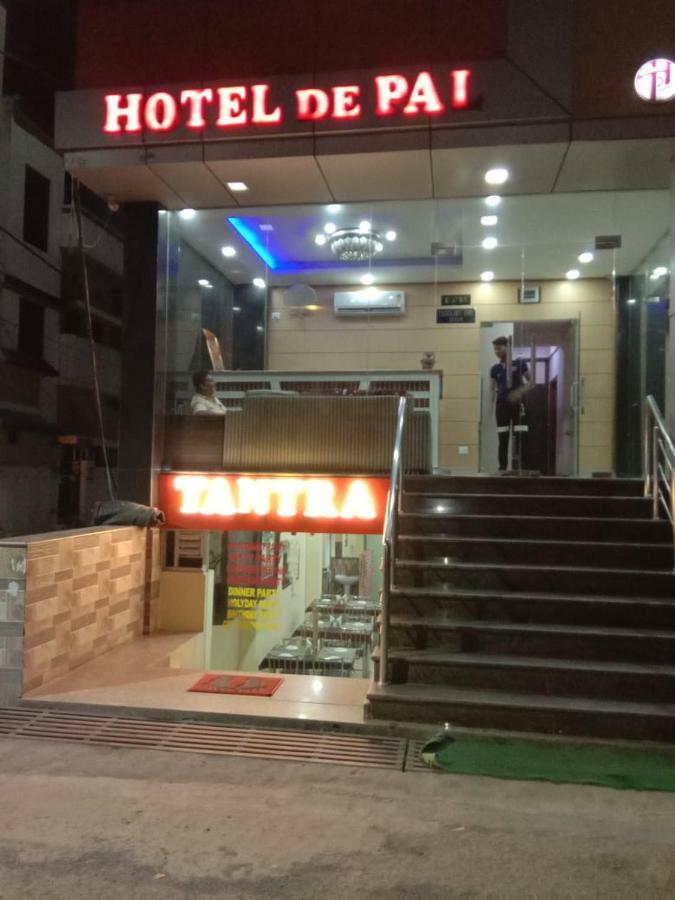 Adb Rooms Hotel De Pal Varanasi Eksteriør billede