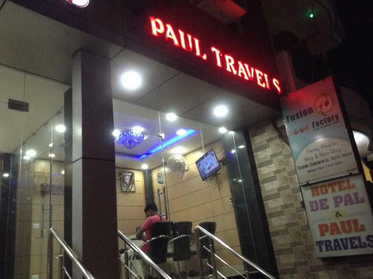 Adb Rooms Hotel De Pal Varanasi Eksteriør billede